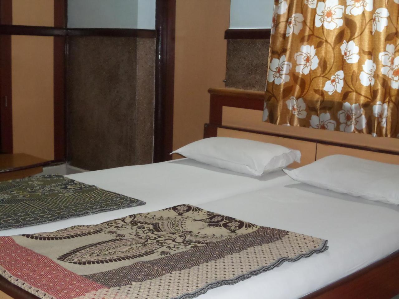 Hotel Padma Nashik Extérieur photo