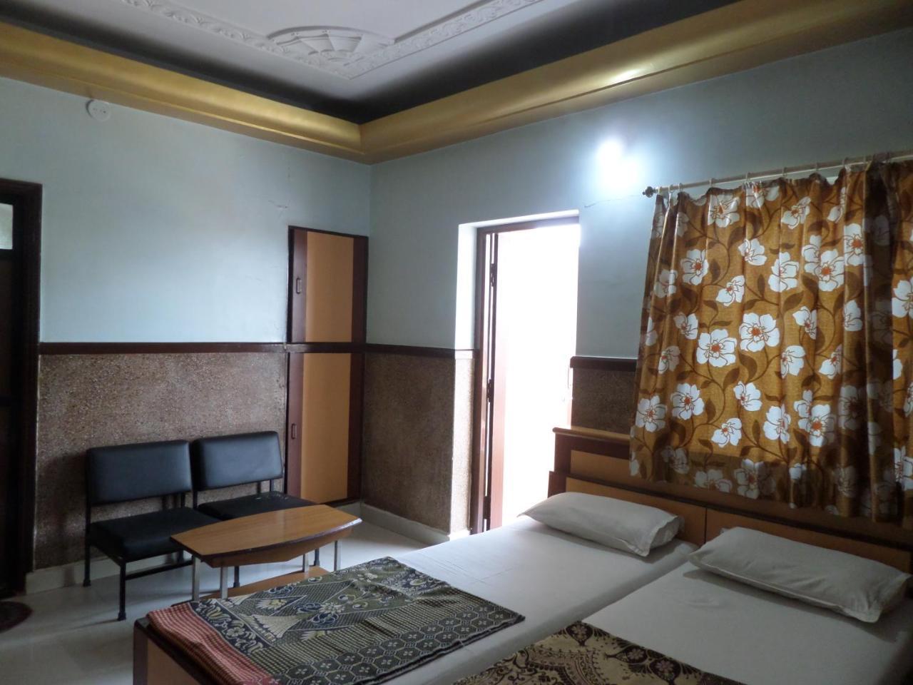 Hotel Padma Nashik Extérieur photo
